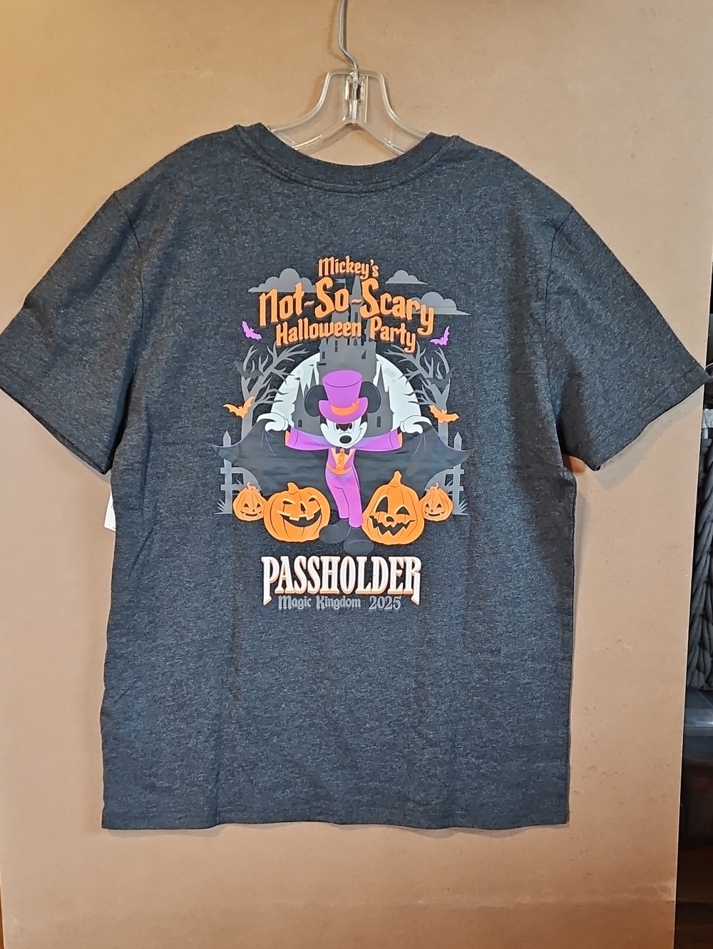 Disney Mickey's Not-So-Scary Halloween Party Passholder Tee MK 2025 Med.